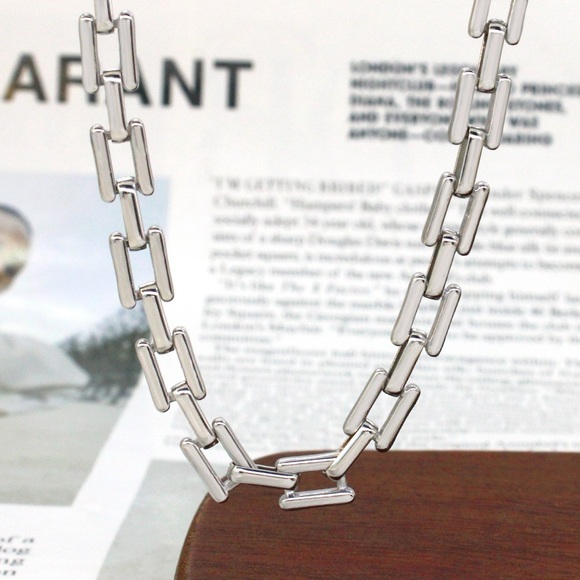 Waterproof Silver Linked Chain Necklace*Statement Necklace*Tarnish Free - Picture 6 of 6